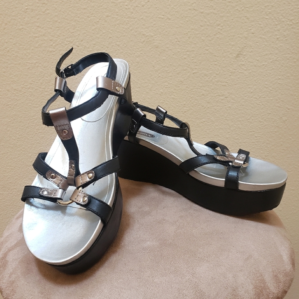 LeSportsac Wedge Sandal